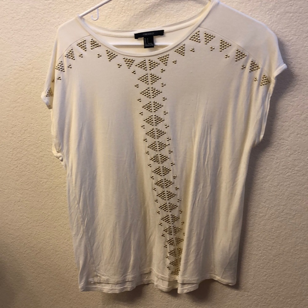 Loose fitting top